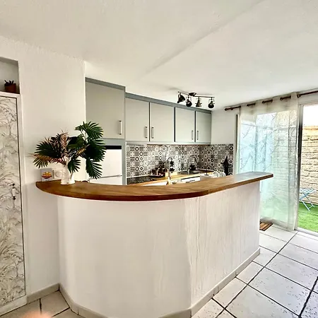 Holiday home Charmante Petit Maison A 5 Minutes De La Mer !